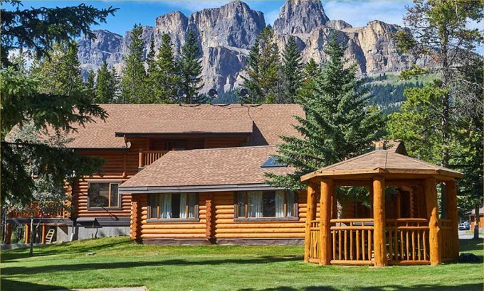 Charming Castle Mountain Log Cabin With Picturesque