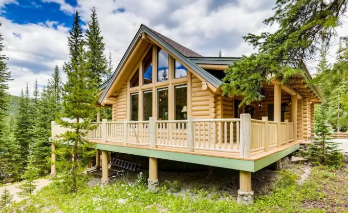 A Colorado Mountain Log Cabin With Delightful