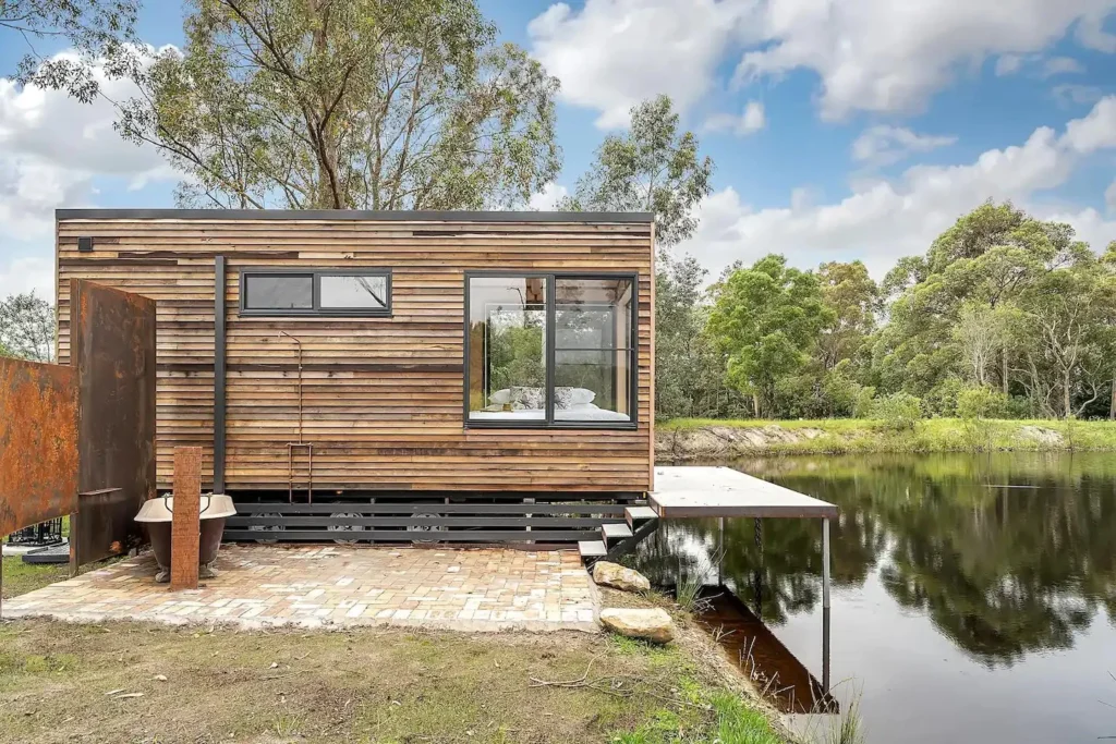 Banksia-Tiny Home with Stunning Dam Views