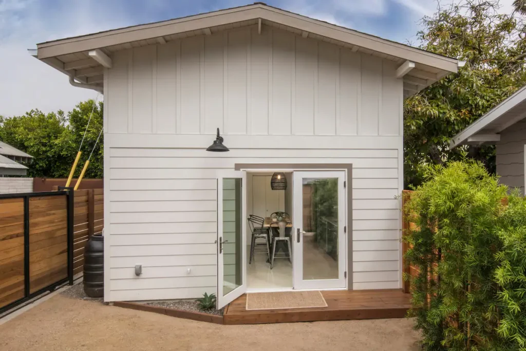 Seaside Serenity: A Tour Of The Gorgeous Tiny House In Venice