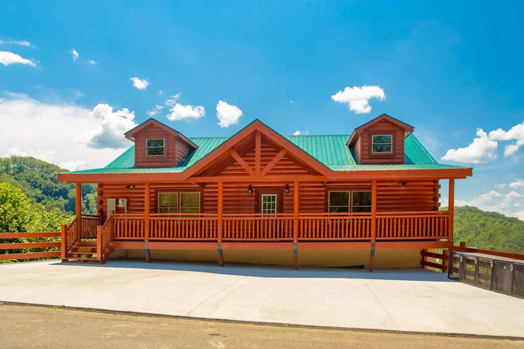 Luxury Log Cabin Inside Pine Top Views’ Stunning Retreat
